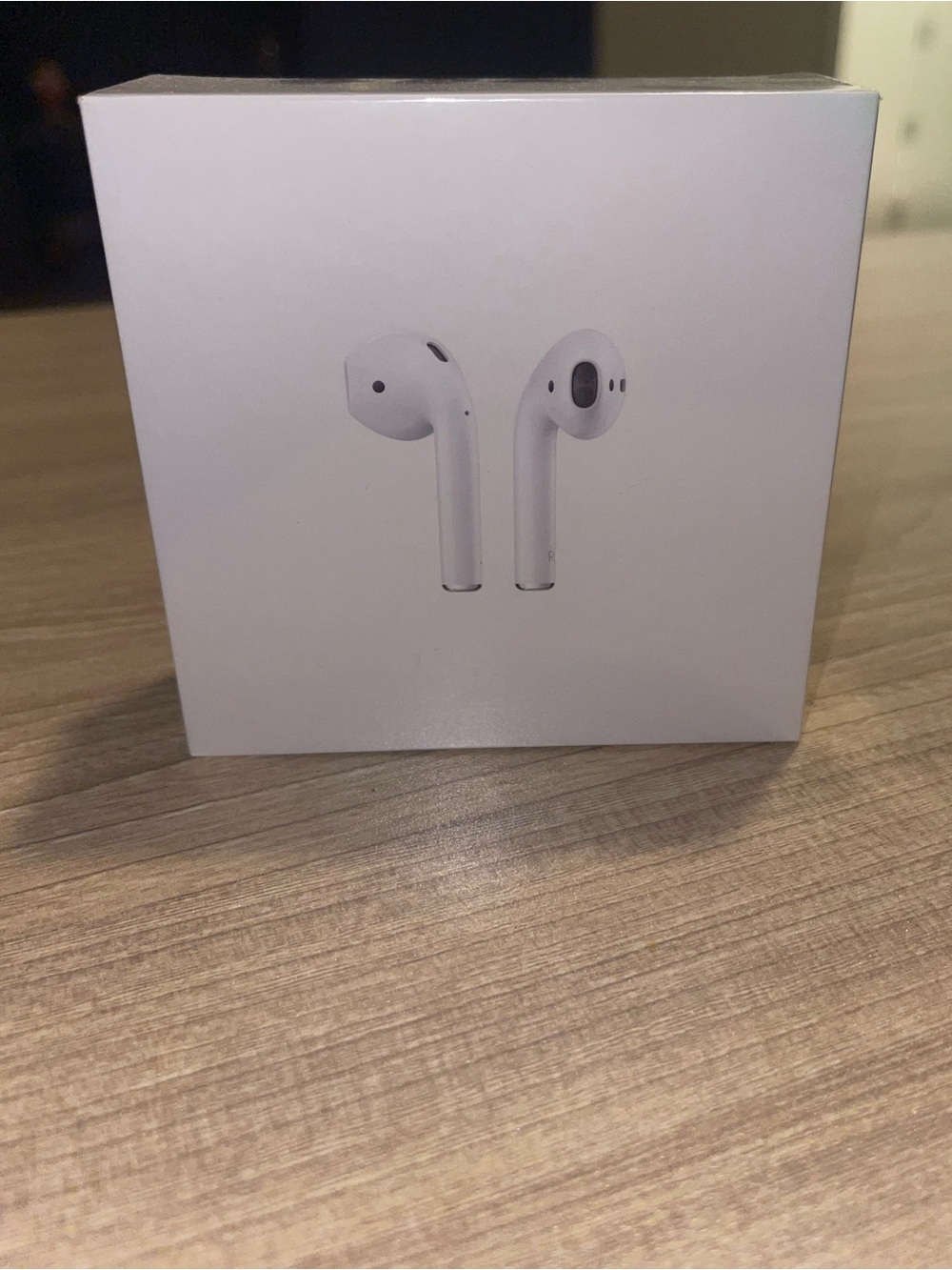 NEW in BOX NOT OPENED Apple White Wireless Earbuds with Charging Case